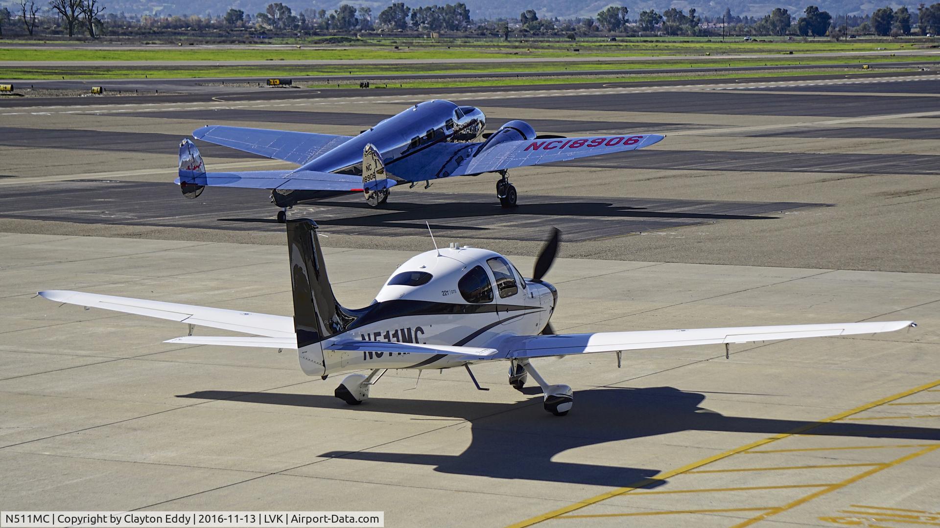 N511MC, 2014 Cirrus SR22T C/N 0805, N511MC and N18906 on the Livermore Airport ramp.