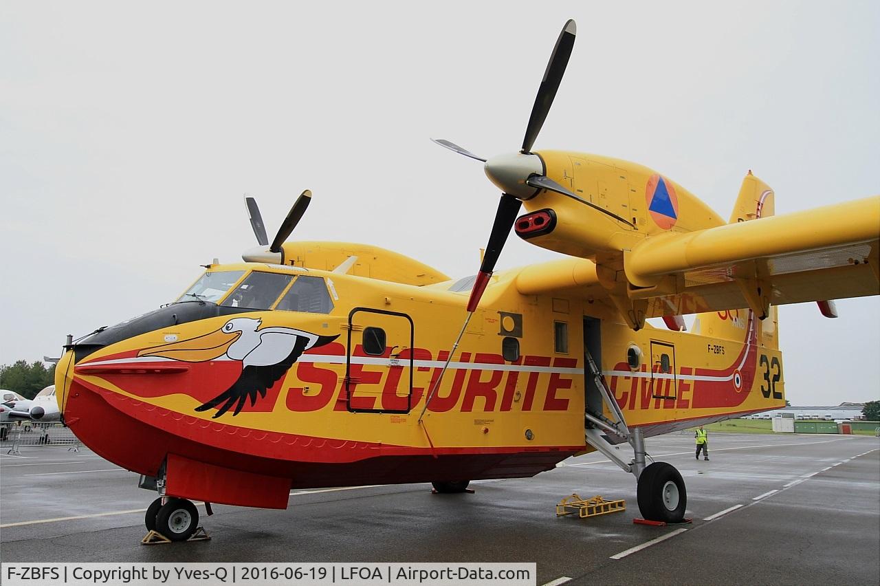 F-ZBFS, Canadair CL-215-6B11 CL-415 C/N 2001, Canadair CL-415, Static display, Avord Air Base 702 (LFOA) Open day 2016