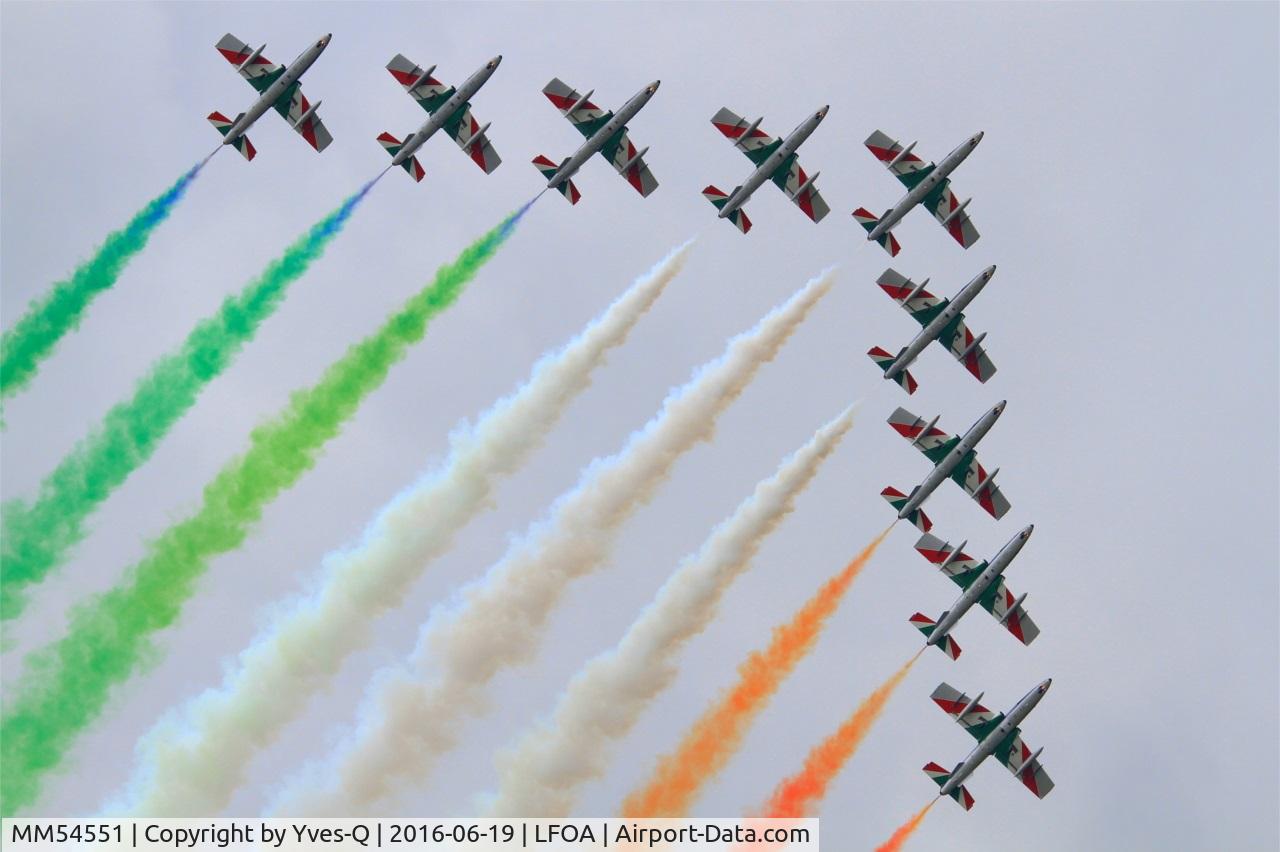 MM54551, Aermacchi MB-339PAN C/N 6772/167/AD018, Aermacchi MB-339PAN, N°1 of Frecce Tricolori Aerobatic Team 2016, On display, Avord Air Base 702 (LFOA) Open day 2016