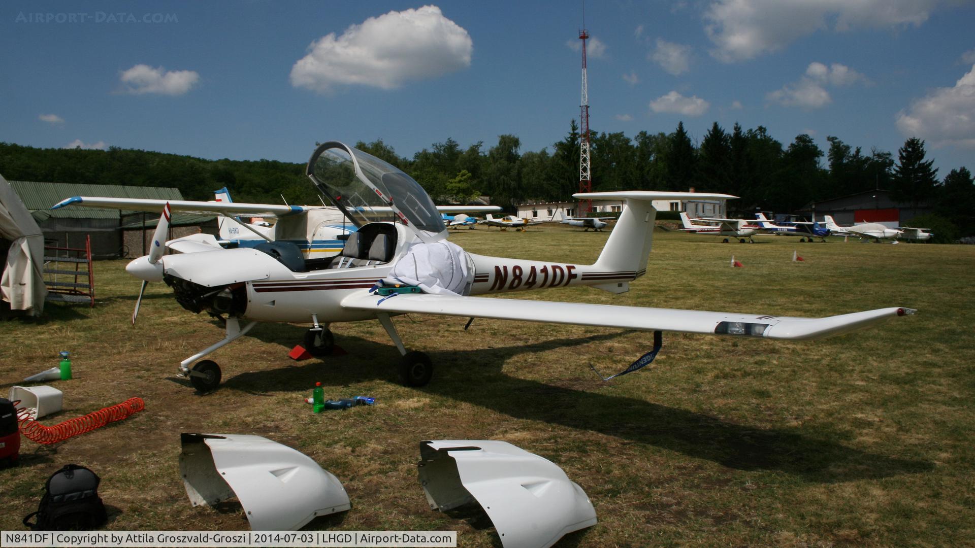N841DF, 1995 Diamond DA-20A-1 Katana C/N 10068, Gödöllö Airport, Hungary