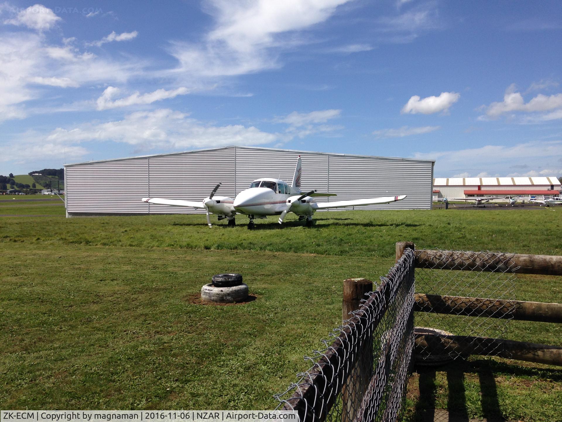 ZK-ECM, Piper PA-23-250 Aztec C/N 27-8154001, at Ardmore on regular flight