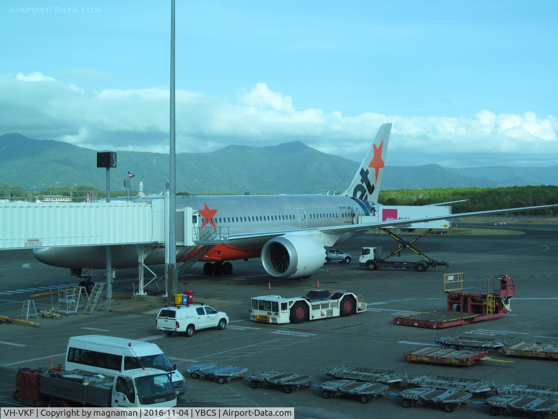 VH-VKF, 2014 Boeing 787-8 Dreamliner Dreamliner C/N 36231, on stand at cairns