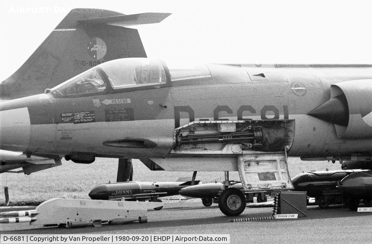D-6681, Fiat F-104G Starfighter C/N 683-6681, F-104G of the Royal Netherlands Air Force showing its 20mm Vulcan cannon at De Peel air base, The Netherlands, 1980