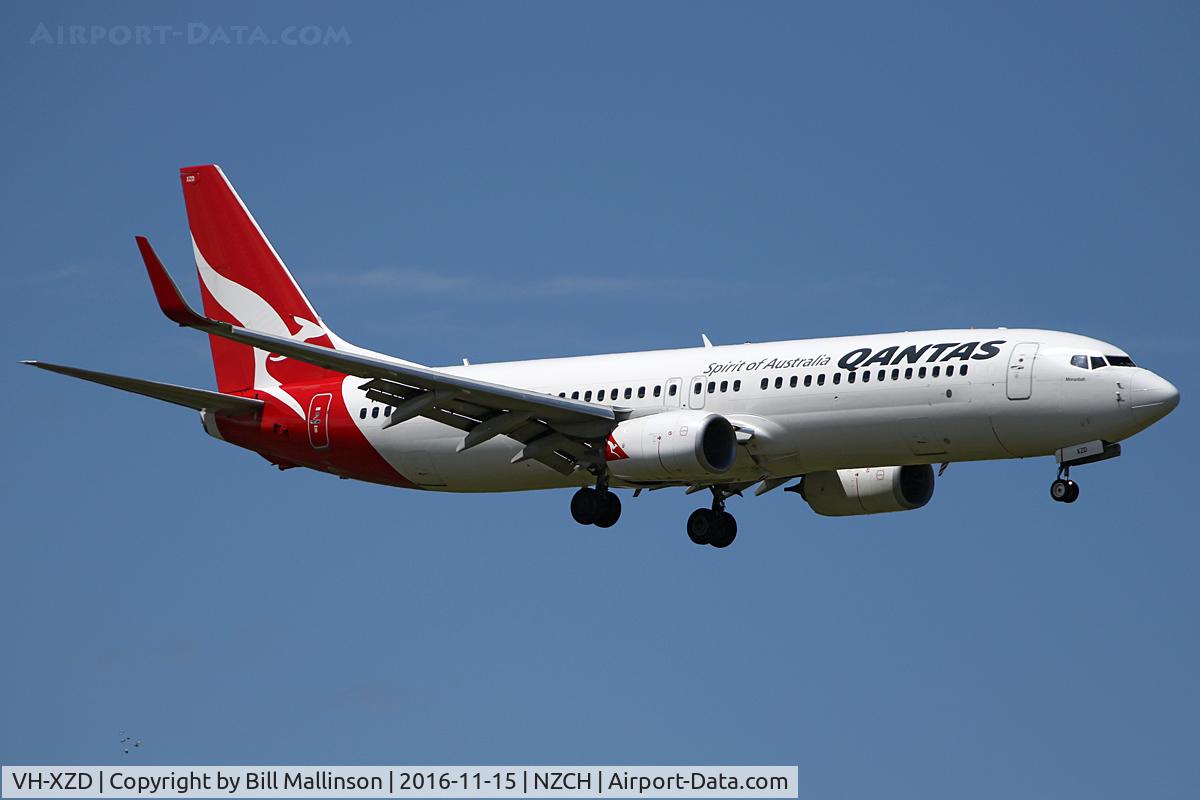 VH-XZD, 2013 Boeing 737-838 C/N 39368, QF135 from BNE