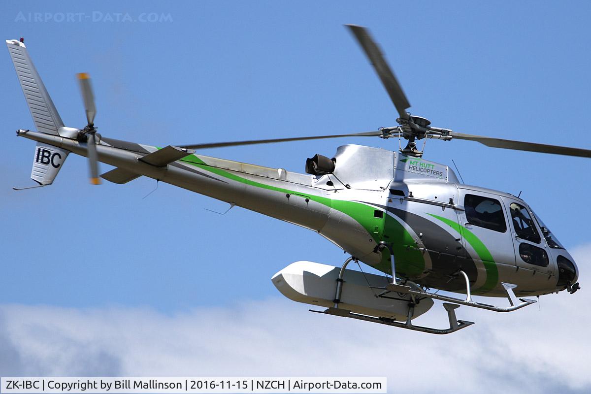 ZK-IBC, 1992 Aerospatiale AS-350BA Ecureuil C/N 2562, assisting with the relief effort in Kaikoura after the 7.5 earthquake on Mon 13th left the place completely cut off.