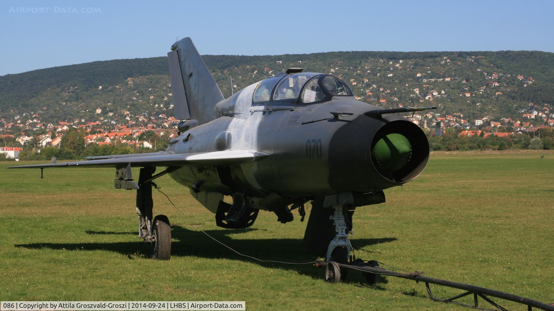 086, Mikoyan-Gurevich MiG-21UM C/N 516955086, Budaörs Airport, Hungary. 2014 was painted gray and BW AF04070 page number for filming.