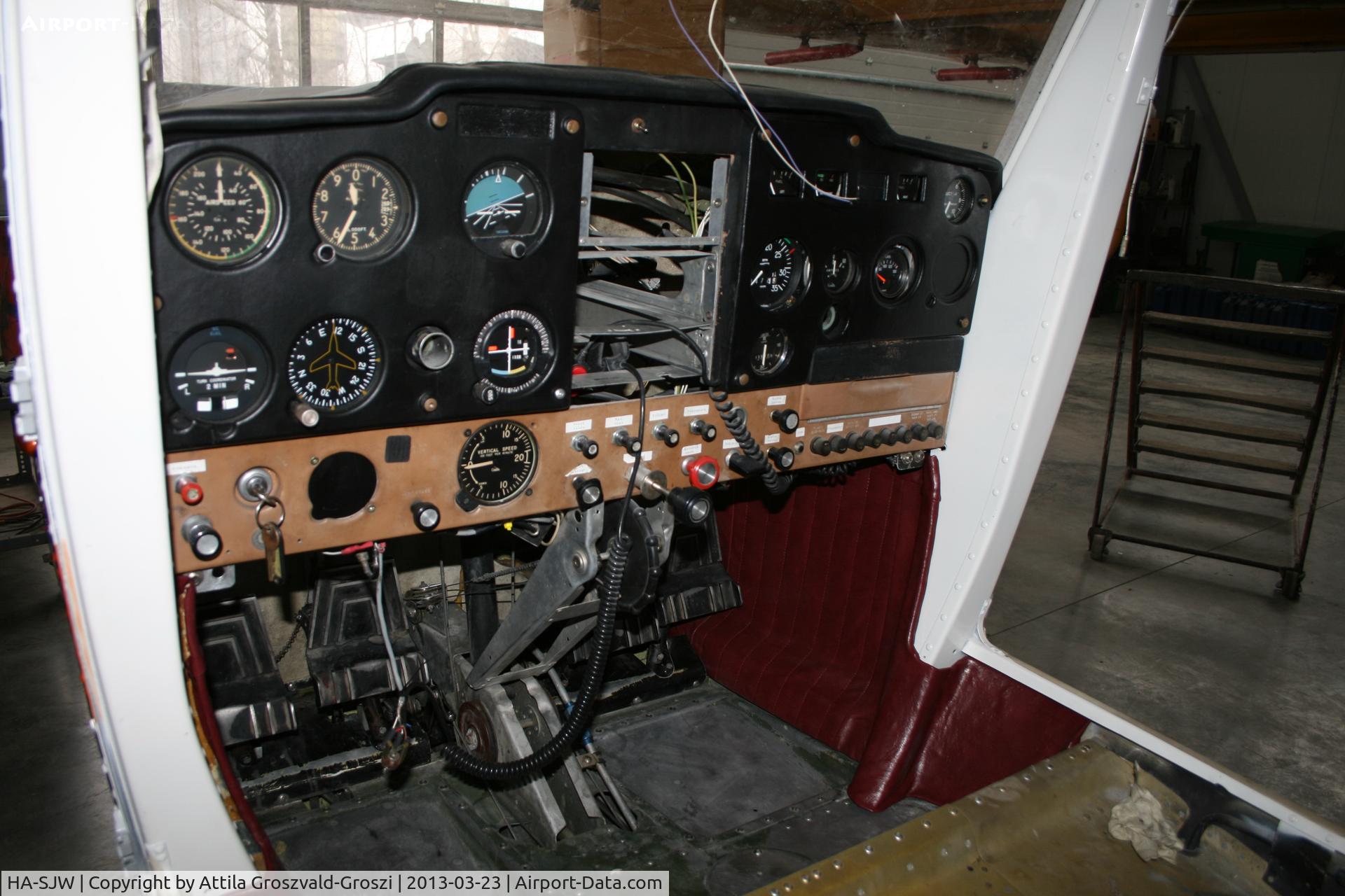 HA-SJW, 1968 Cessna 150H C/N 15068122, Kadarkút Airfield, Hungary