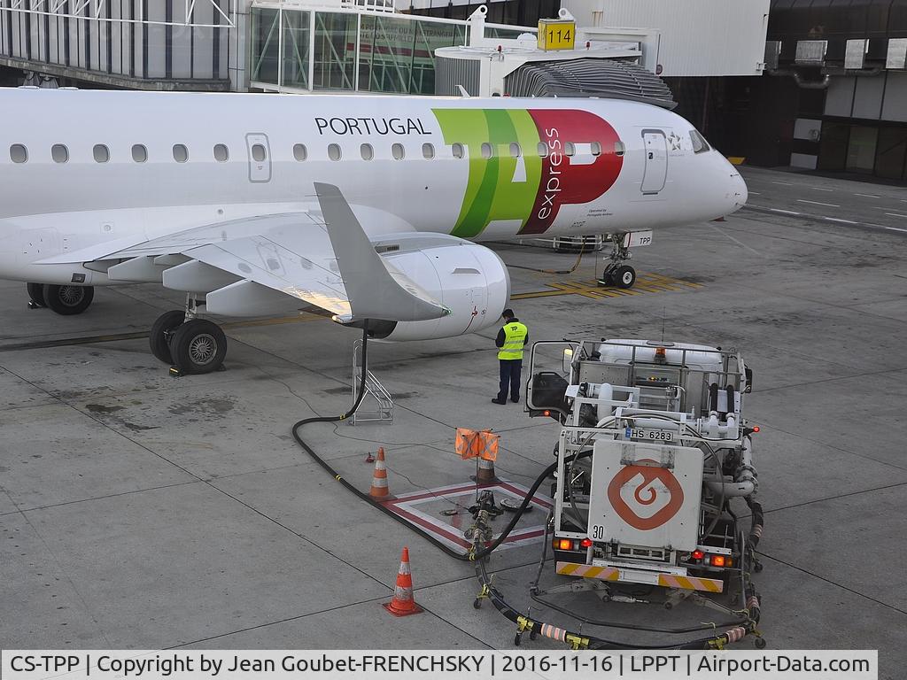 CS-TPP, 2011 Embraer 190LR (ERJ-190-100LR) C/N 19000441, TAP Express gate 114