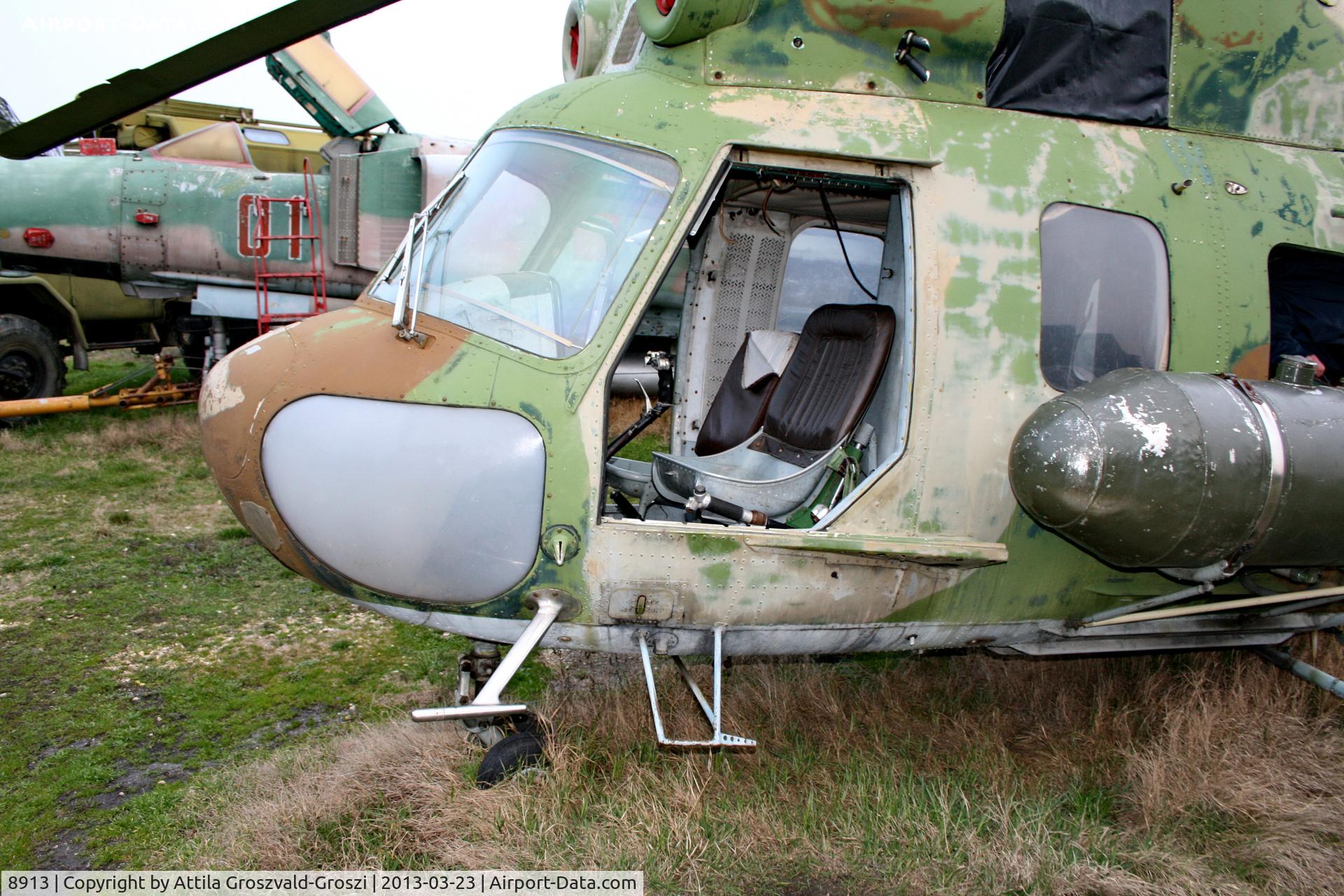 8913, 1985 WSK Swidnik Mi-2 C/N 518913104, Zamárdi, military technology collection. Hungary