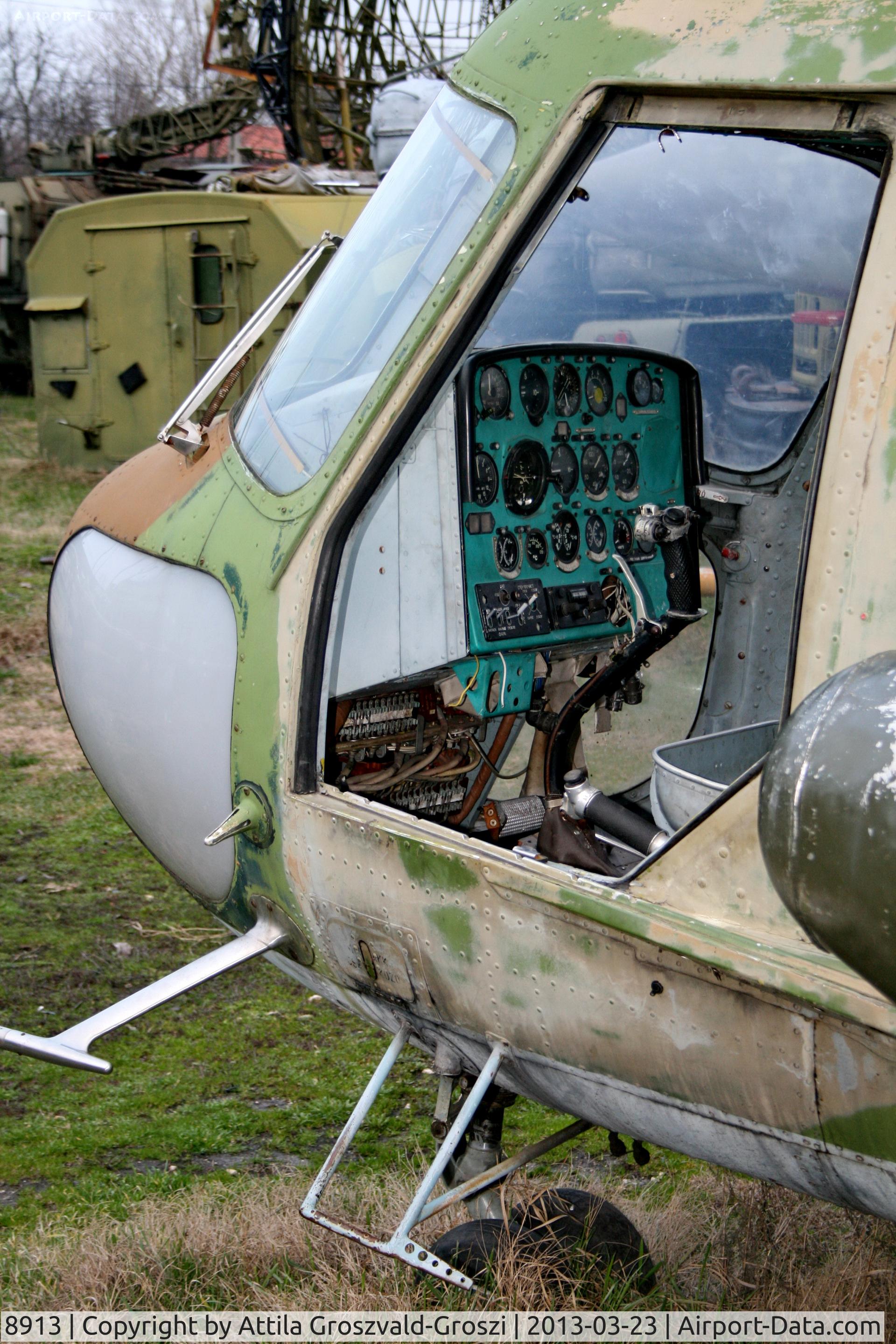 8913, 1985 WSK Swidnik Mi-2 C/N 518913104, Zamárdi, military technology collection. Hungary