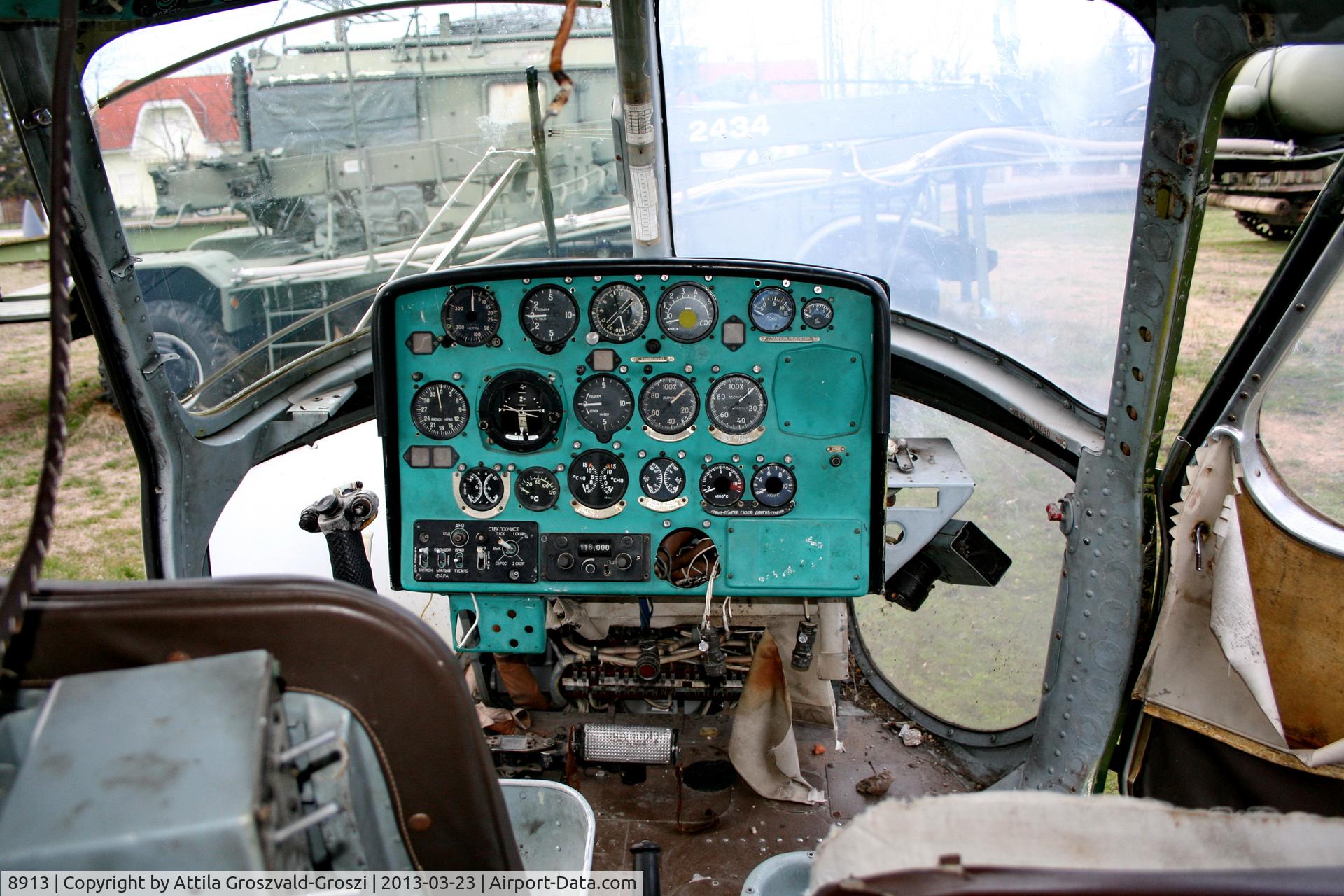 8913, 1985 WSK Swidnik Mi-2 C/N 518913104, Zamárdi, military technology collection. Hungary