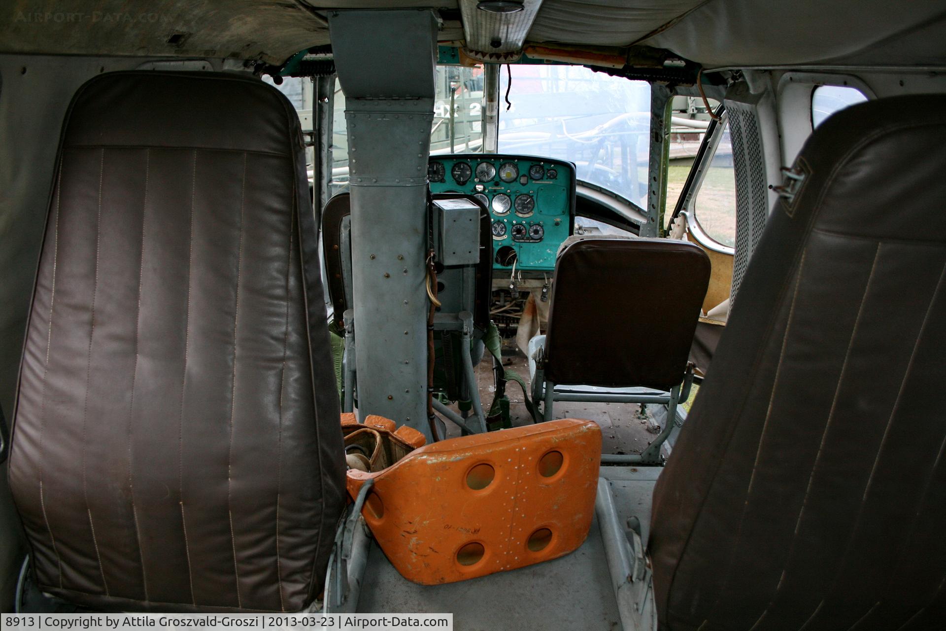 8913, 1985 WSK Swidnik Mi-2 C/N 518913104, Zamárdi, military technology collection. Hungary