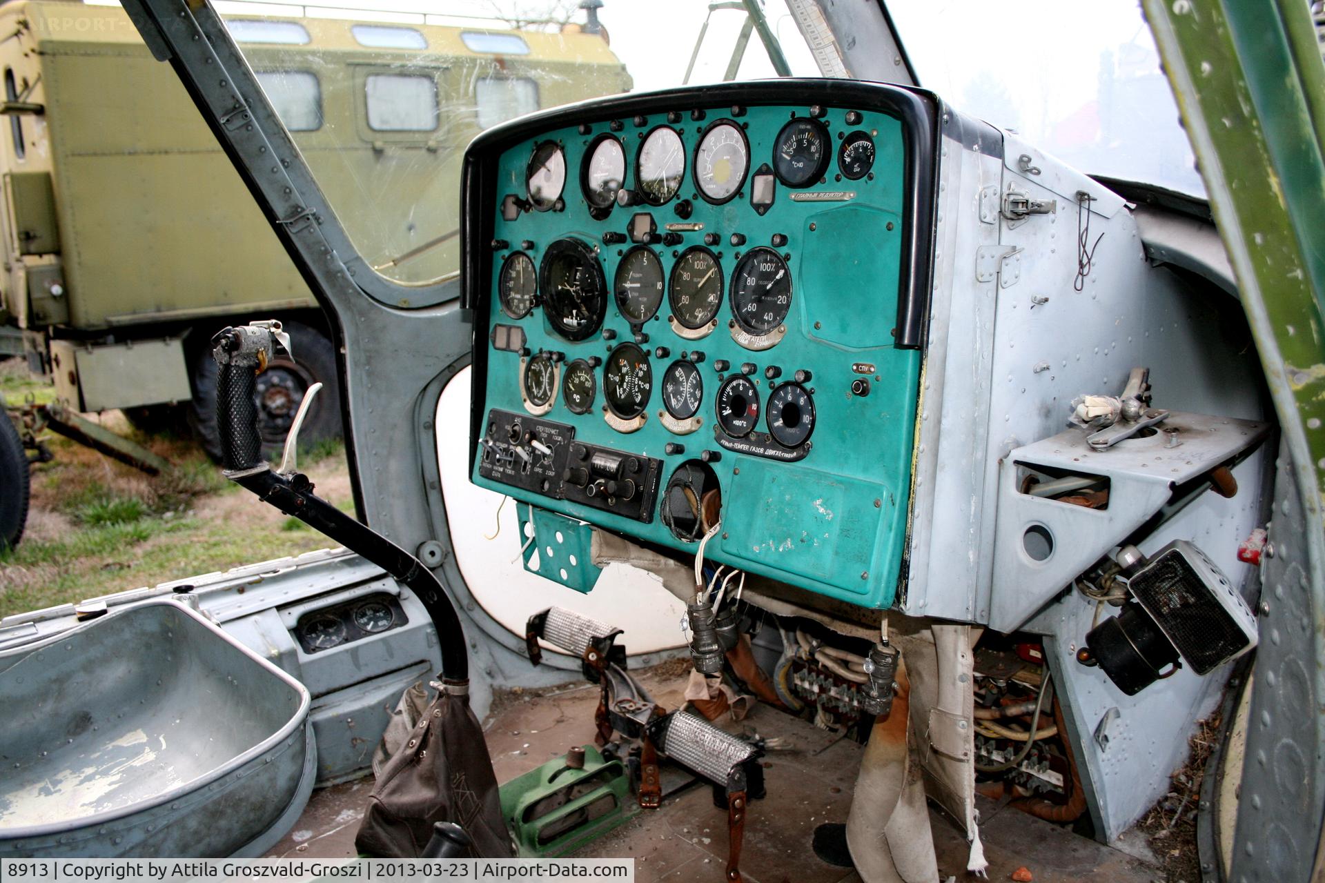 8913, 1985 WSK Swidnik Mi-2 C/N 518913104, Zamárdi, military technology collection. Hungary