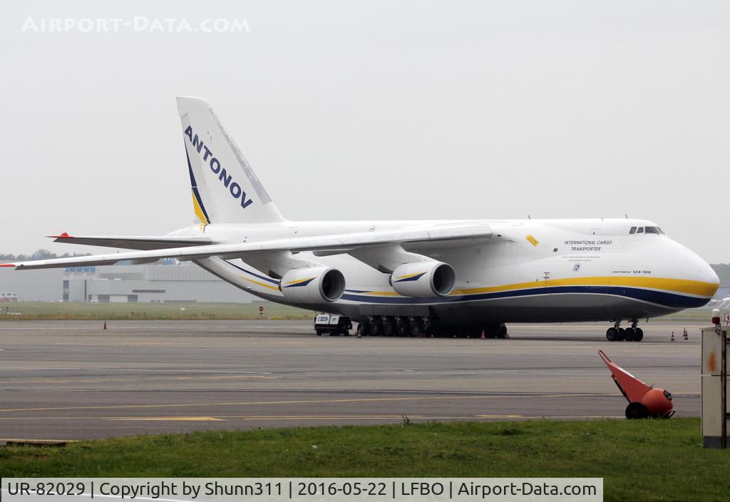 UR-82029, 1991 Antonov An-124-100 Ruslan C/N 19530502630/0210, Parked at the Cargo area in new c/s
