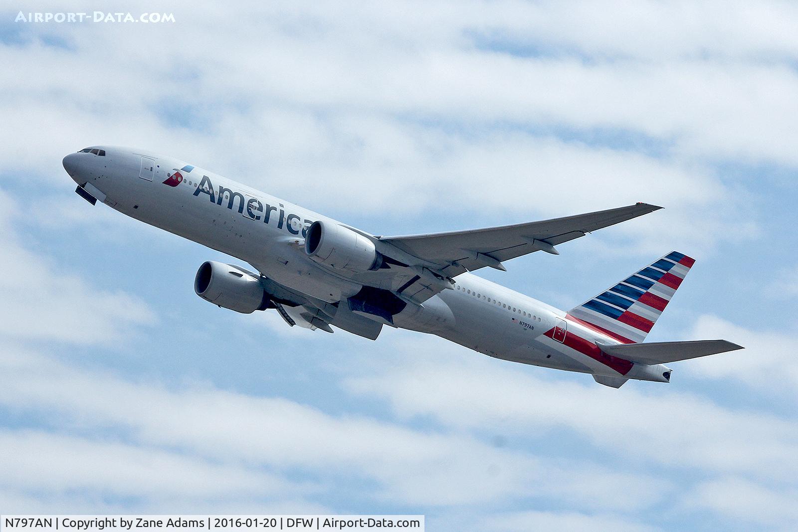 N797AN, 2001 Boeing 777-223 C/N 30012, Departing DFW Airport