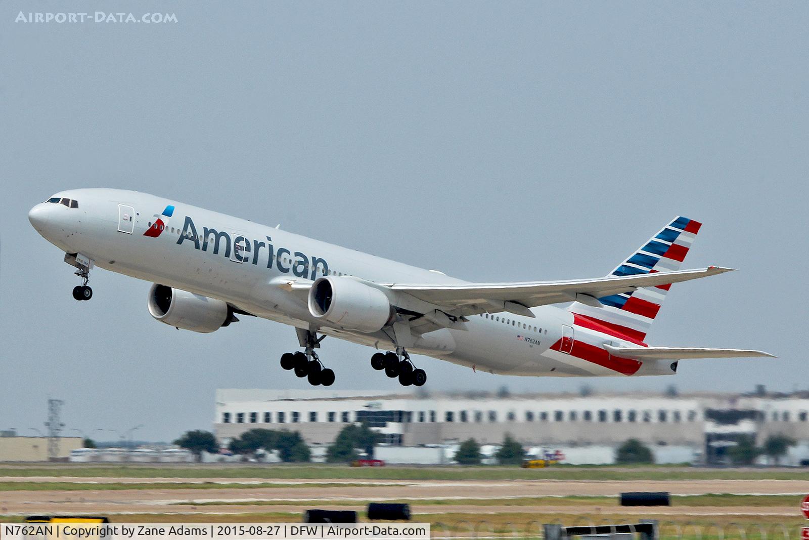 N762AN, 2002 Boeing 777-223 C/N 31479, Departing DFW Airport