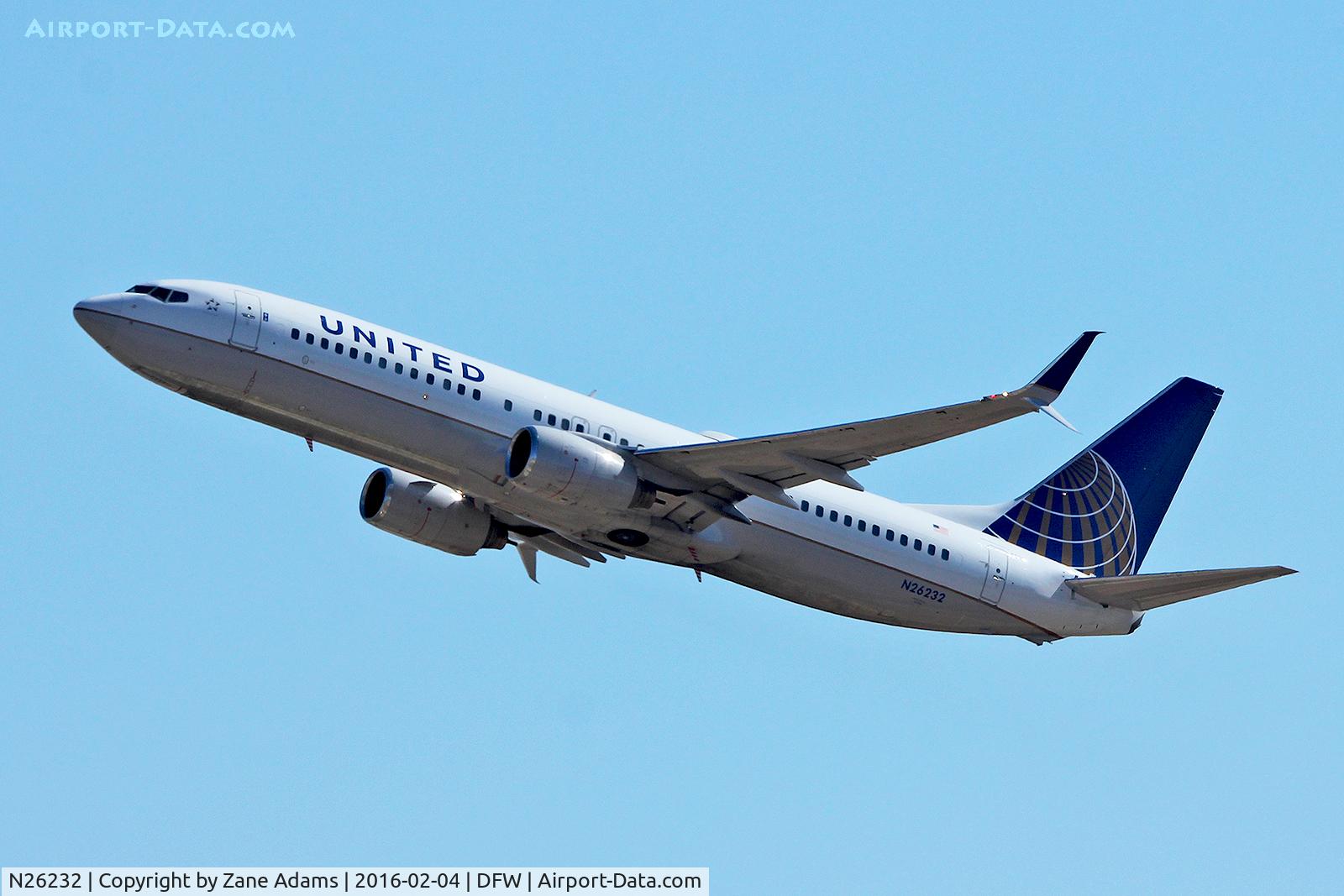 N26232, 1999 Boeing 737-824 C/N 28942, Departing DFW Airport