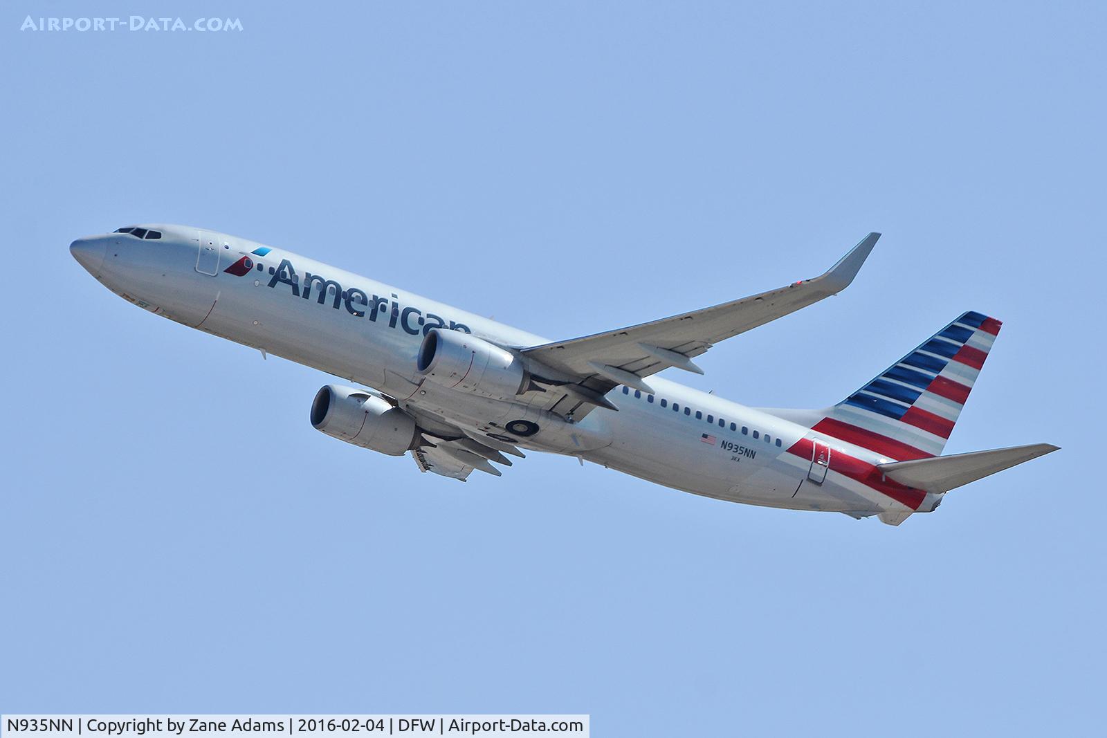 N935NN, 2013 Boeing 737-823 C/N 33231, Departing DFW Airport