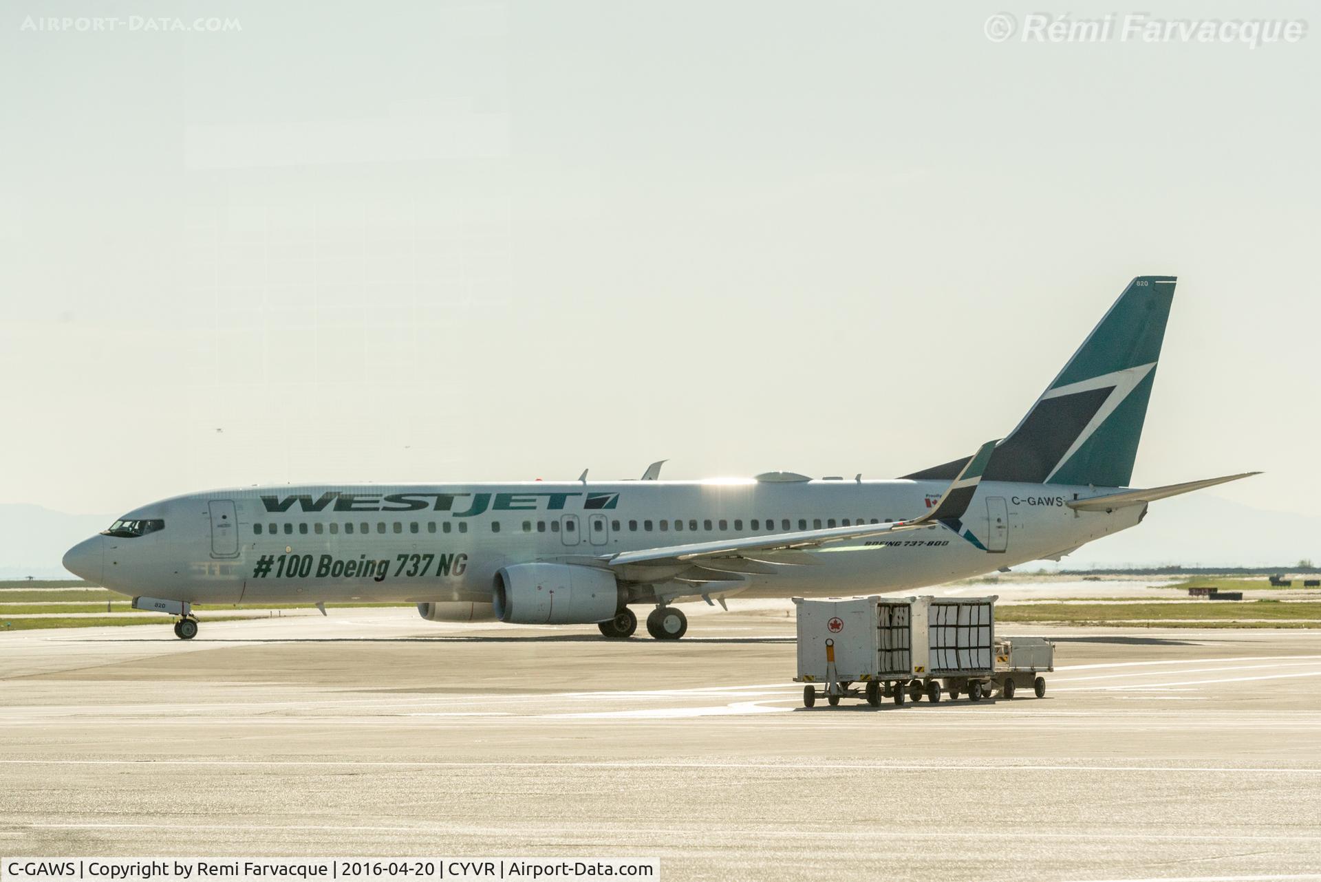 C-GAWS, 2012 Boeing 737-8CT C/N 38880, Taxiing to domestic after landing on north runway.