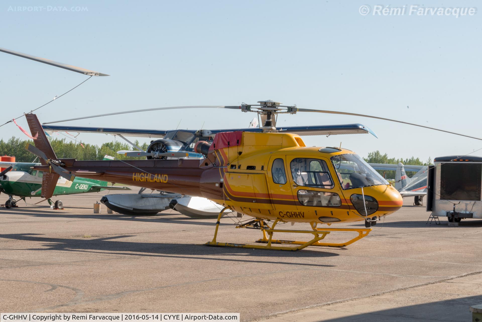 C-GHHV, 1996 Aerospatiale AS-350B-2 Ecureuil C/N 2918, Parked in front of Highland Helicopters hangar.