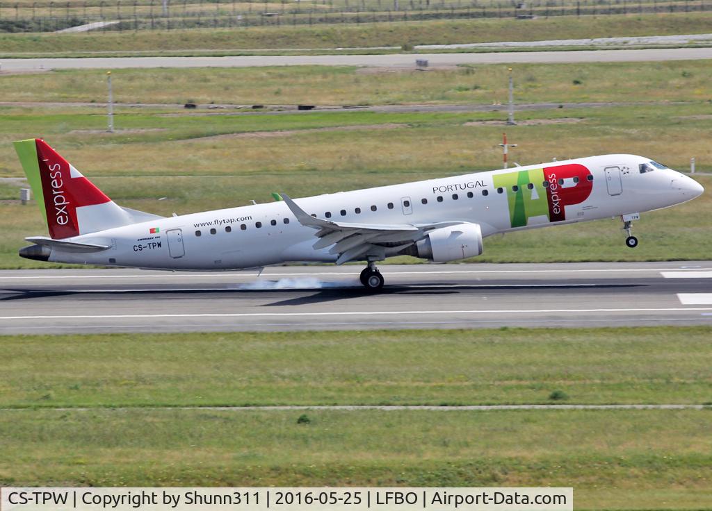 CS-TPW, 2012 Embraer 190LR (ERJ-190-100LR) C/N 19000550, Landing rwy 14R