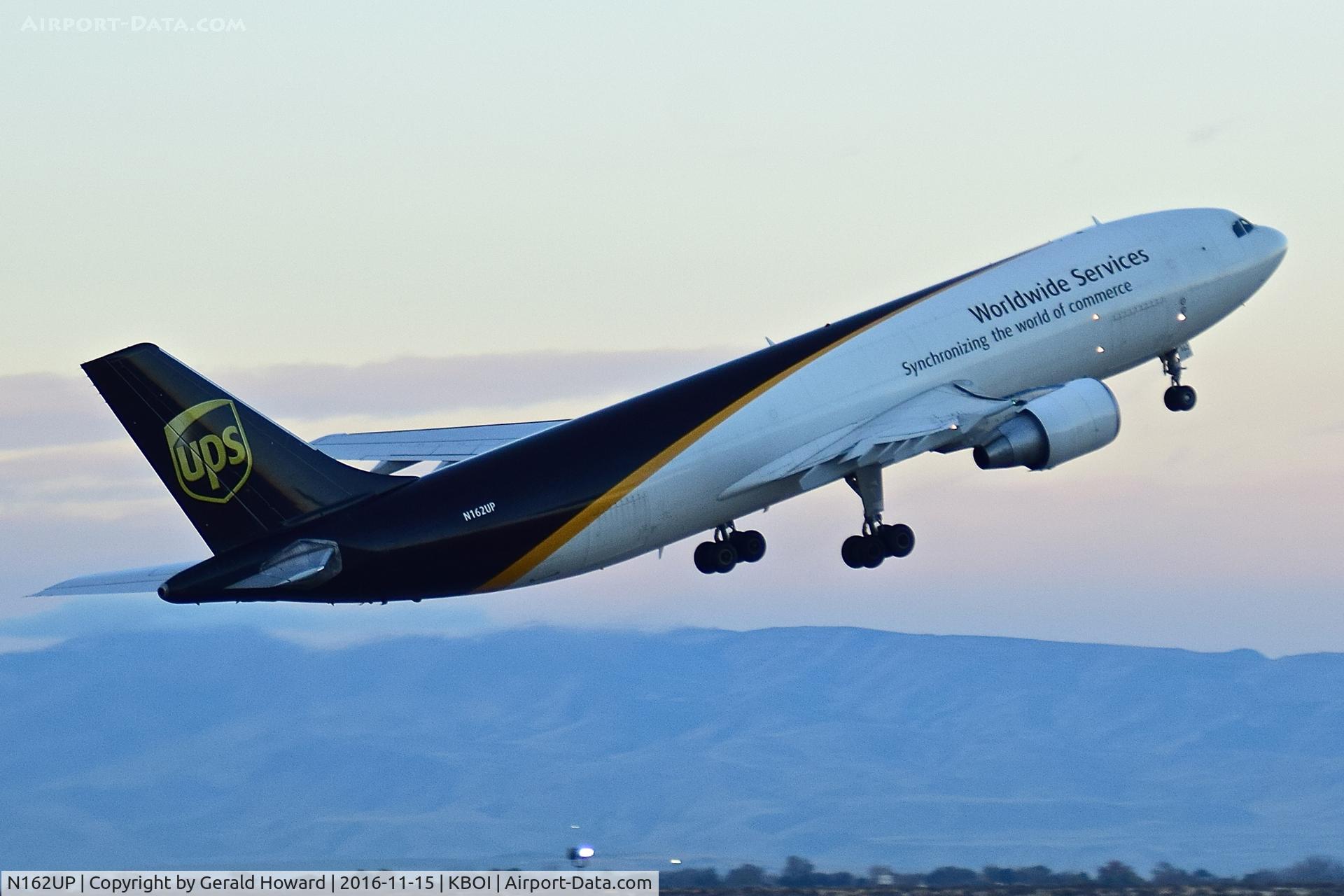 N162UP, 2005 Airbus A300F4-622R C/N 0851, Departing RWY 28L.