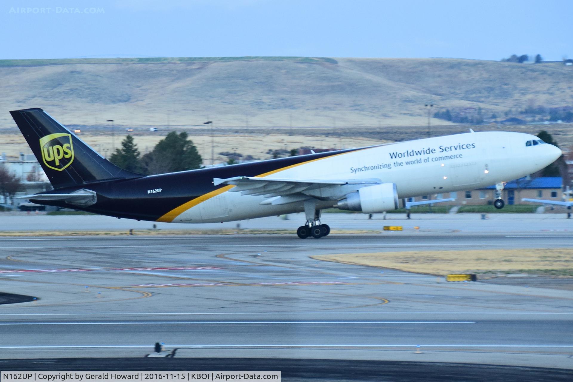 N162UP, 2005 Airbus A300F4-622R C/N 0851, Take off roll RWY 28L