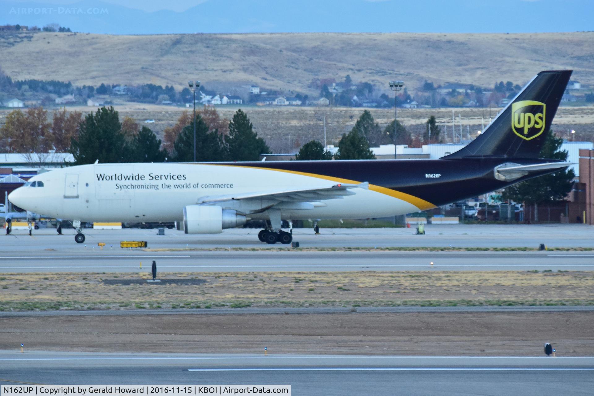N162UP, 2005 Airbus A300F4-622R C/N 0851, Taxing on Bravo for RWY 28L.