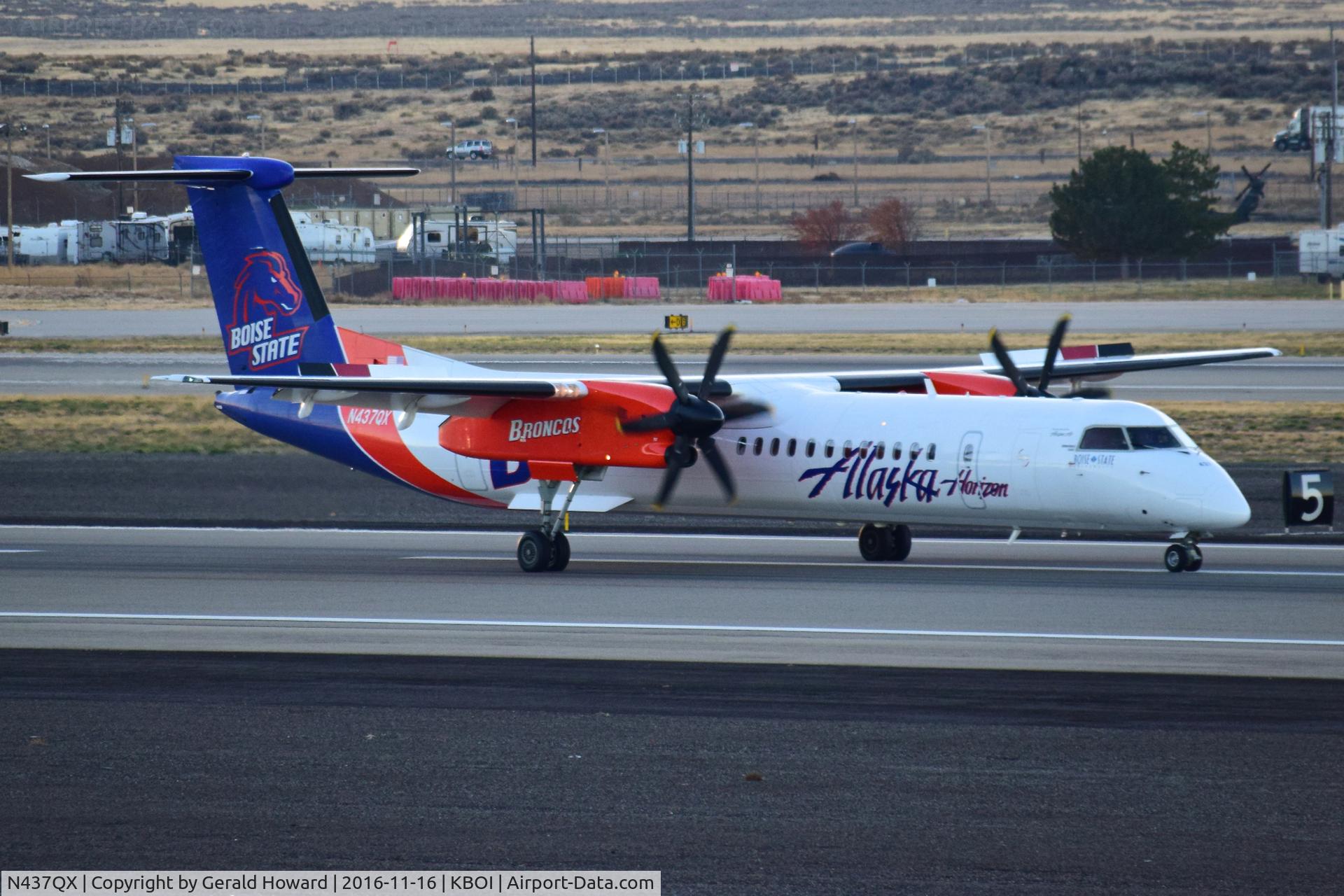 N437QX, 2009 De Havilland Canada DHC-8-402Q Dash 8 C/N 4240, Landing roll out on RWY 28R.
