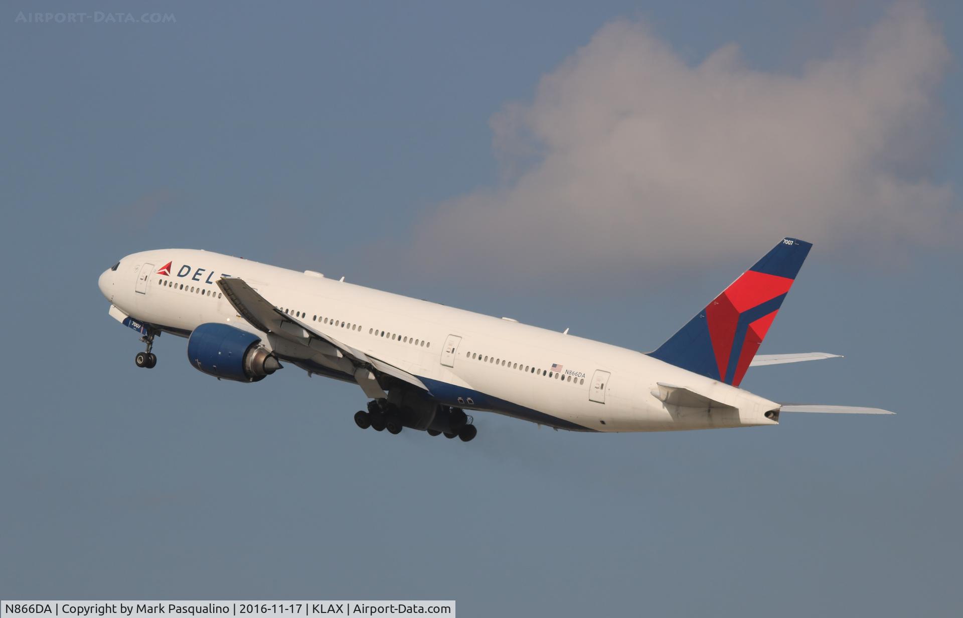 N866DA, 1999 Boeing 777-232ER C/N 29738, Boeing 777-200