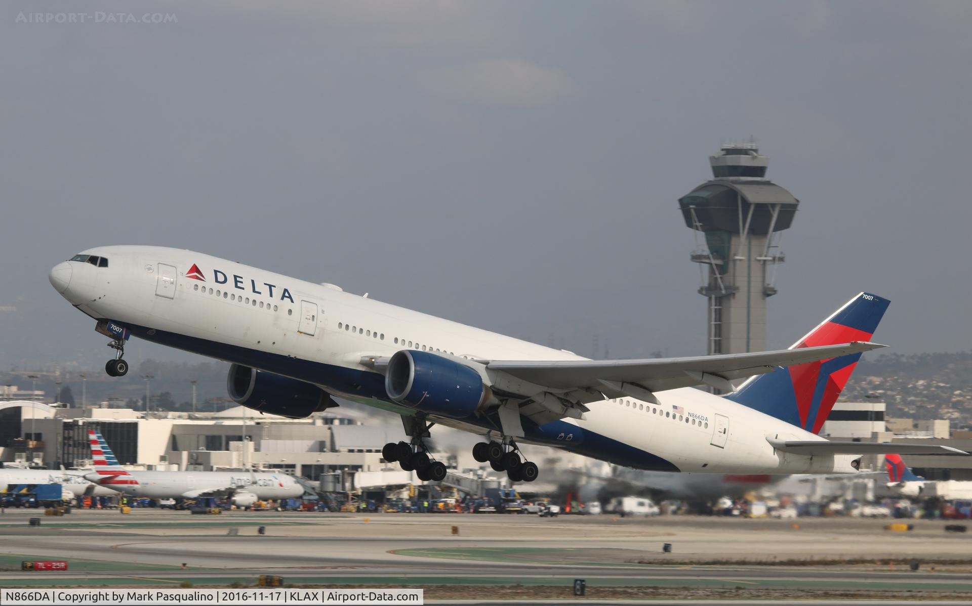 N866DA, 1999 Boeing 777-232ER C/N 29738, Boeing 777-200