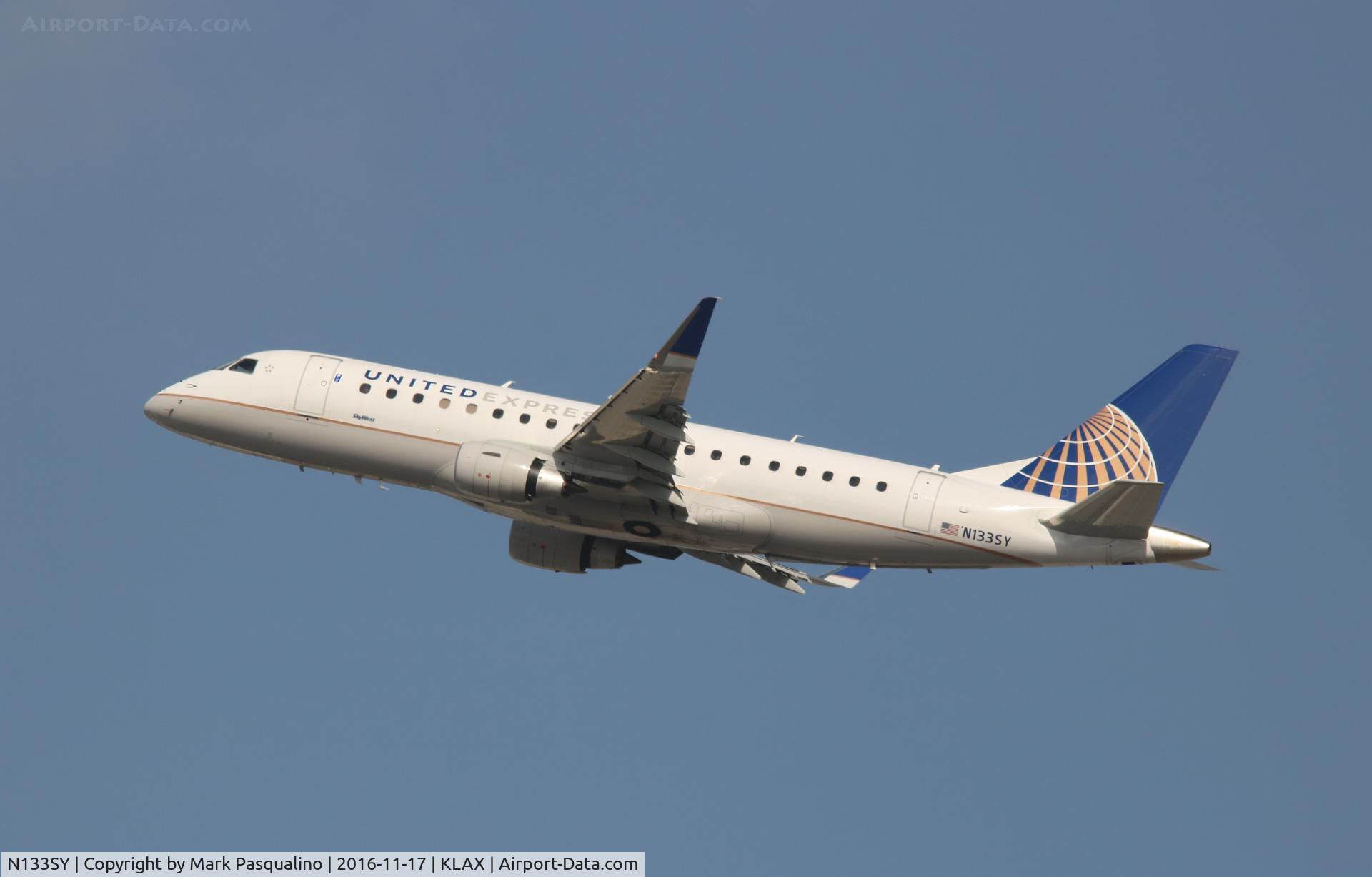 N133SY, 2015 Embraer 175LR (ERJ-170-200LR) C/N 17000452, ERJ 170-200 LR