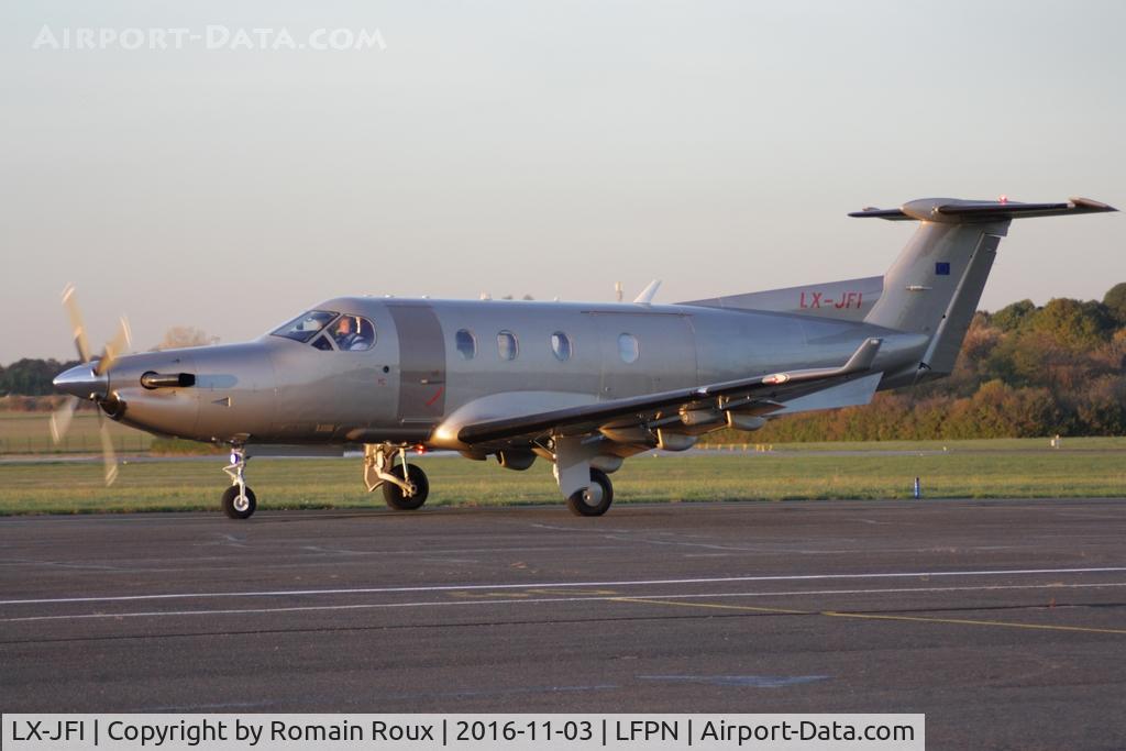 LX-JFI, 2004 Pilatus PC-12/45 C/N 574, Taxiing