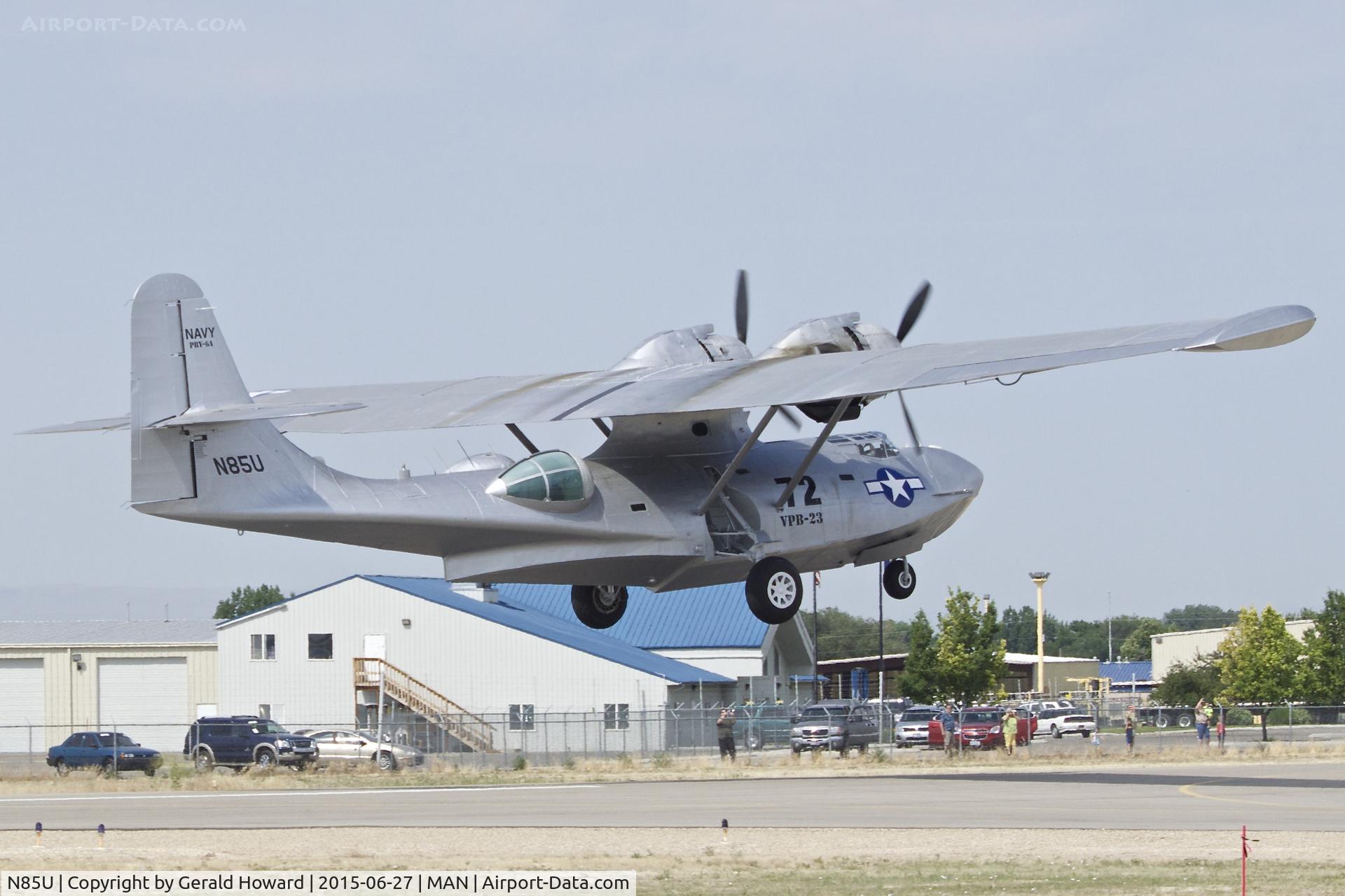 N85U, Consolidated PBY-6A Catalina C/N 64041, Departing Nampa Airport.