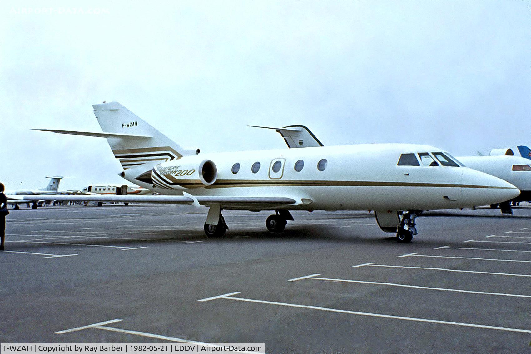 F-WZAH, 1982 Dassault Falcon 200 (20H) C/N 401, Dassault Falcon 200 [401] (Dassault Aviation) Hannover~D 21/05/1982. From a slide.