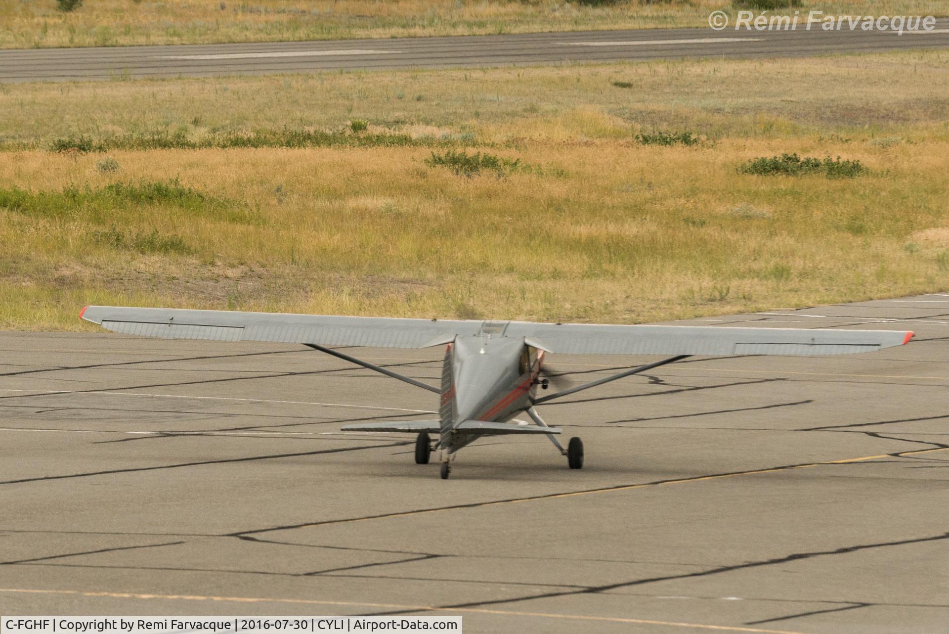 C-FGHF, 1948 Luscombe 8E Silvaire C/N 6226, Taxiing for take-off.