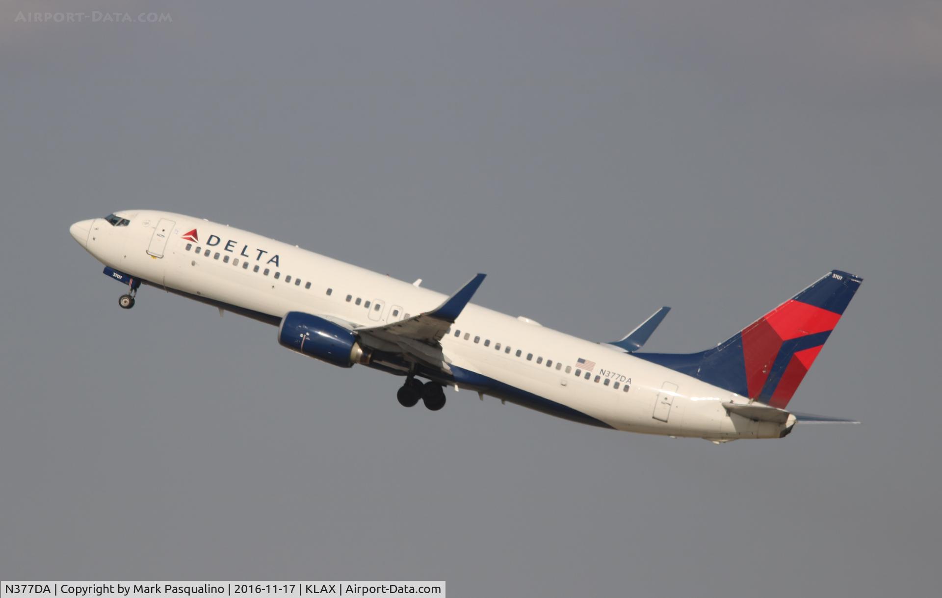 N377DA, 1999 Boeing 737-832 C/N 29625, Boeing 737-800
