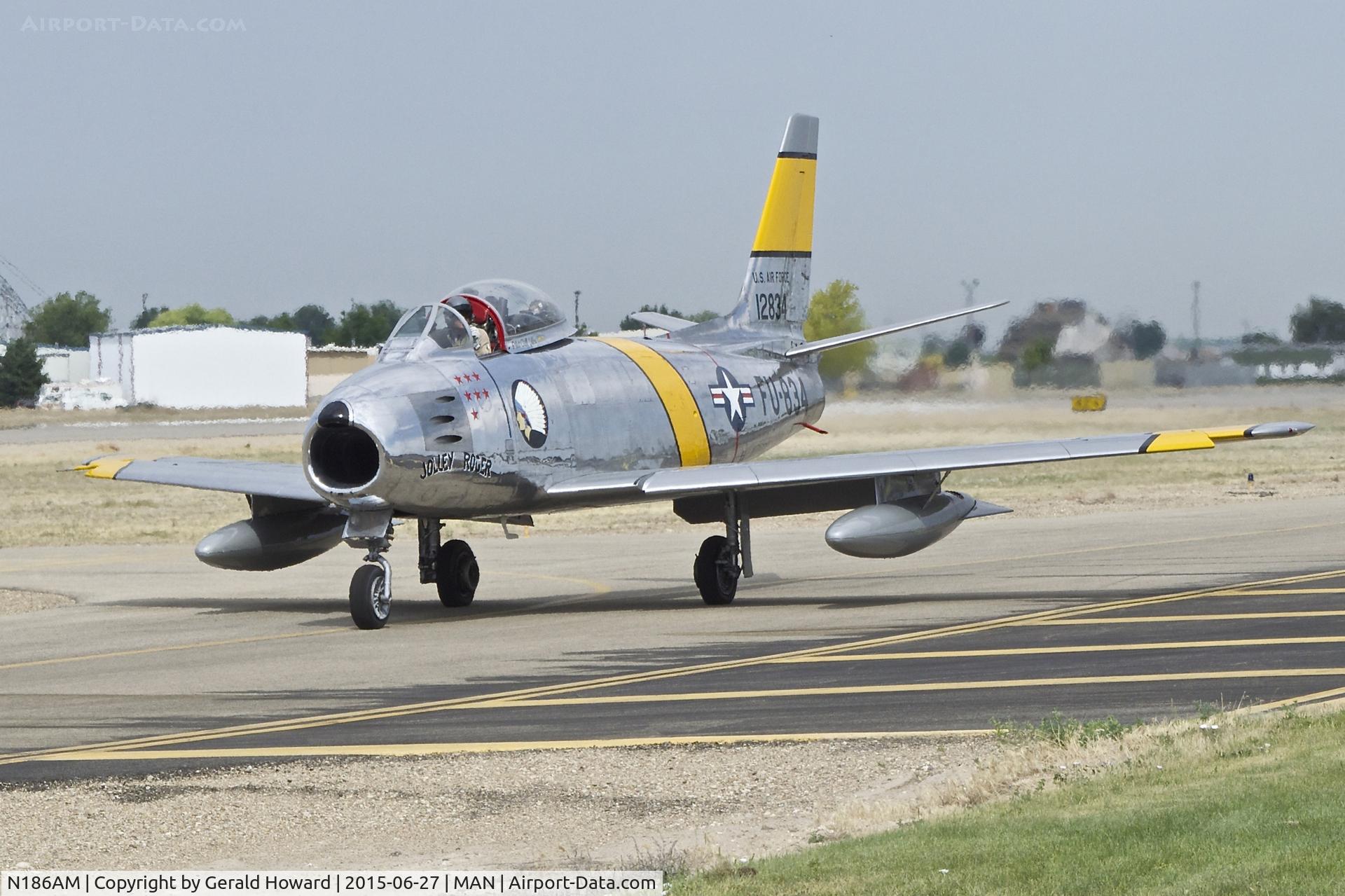 N186AM, 1952 North American F-86F Sabre C/N 191-708, Taxing on Alpha to RWY 29.
