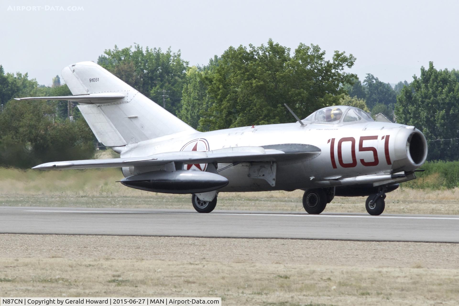 N87CN, Mikoyan-Gurevich MiG-15 C/N 910-51, Starting take off roll.