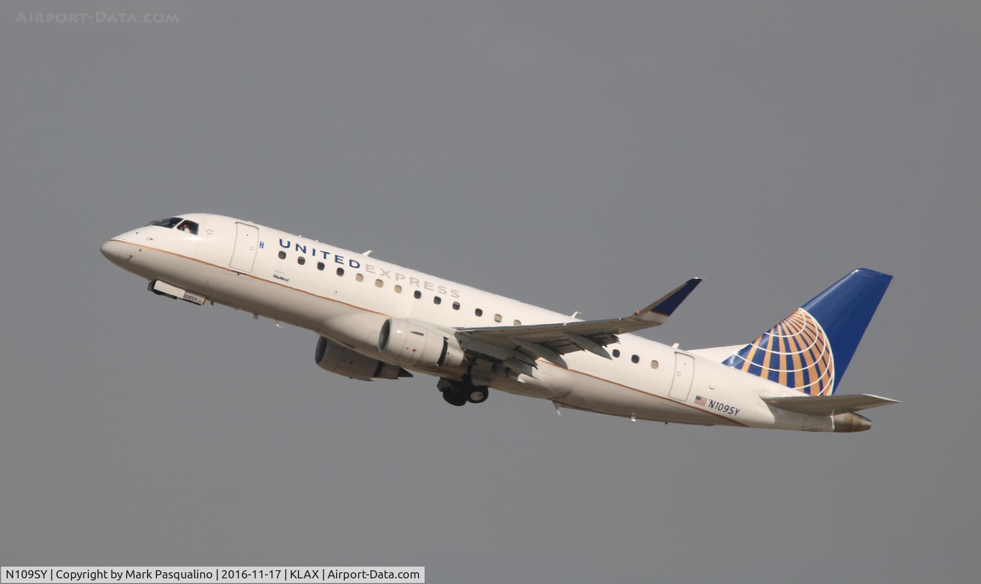 N109SY, 2014 Embraer 175LR (ERJ-170-200LR) C/N 17000402, ERJ 170-200 LR