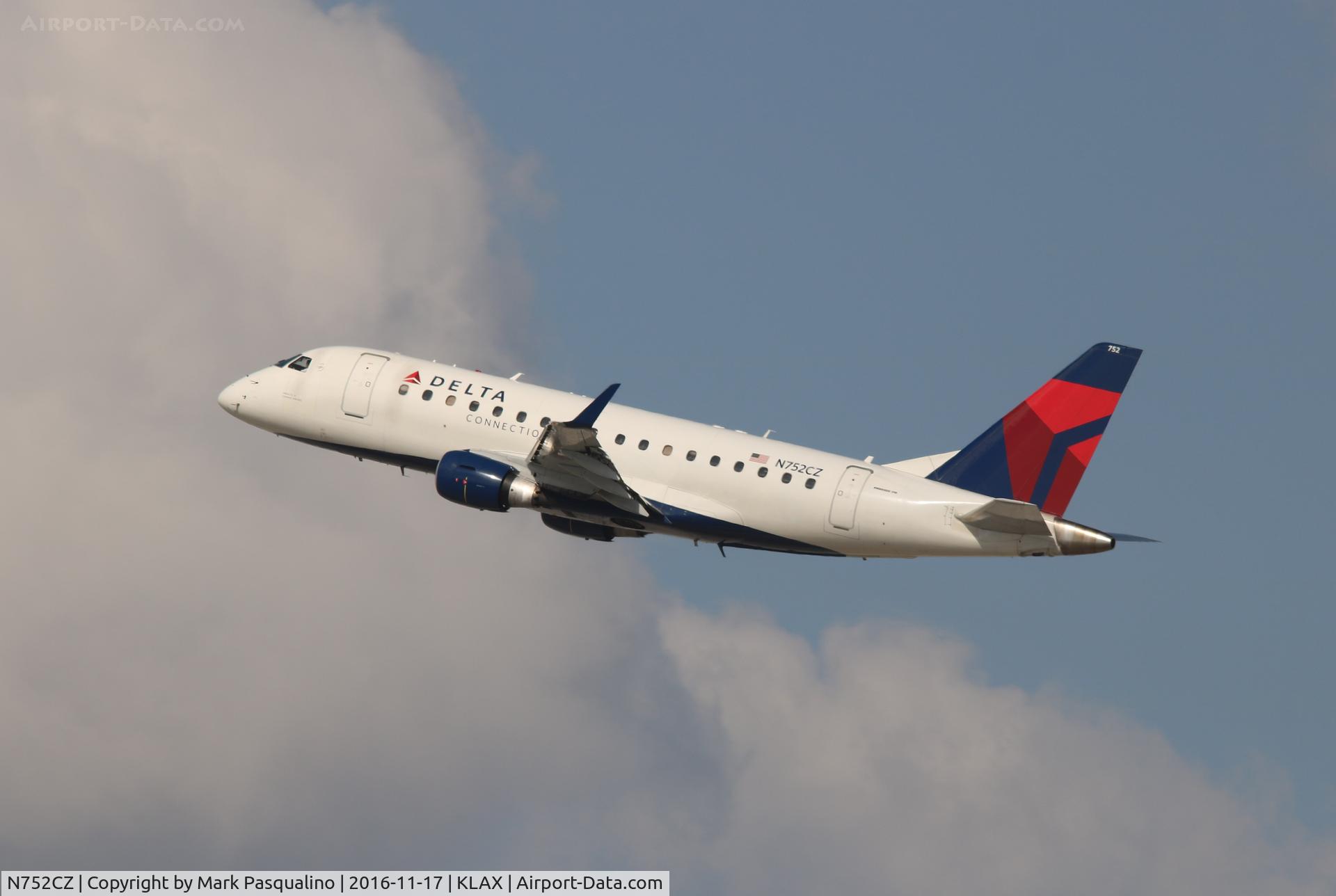 N752CZ, 2008 Embraer 170LR (ERJ-170-100LR) C/N 17000255, ERJ 170-200 LR