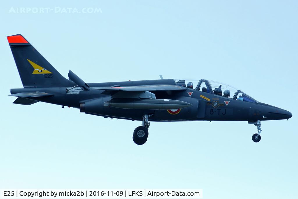E25, Dassault-Dornier Alpha Jet E C/N E25, Landing
