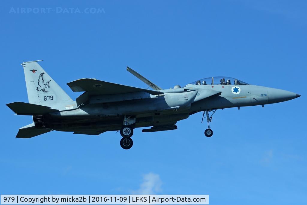 979, 1980 McDonnell Douglas F-15D Baz Eagle C/N 690/ID006, Landing
