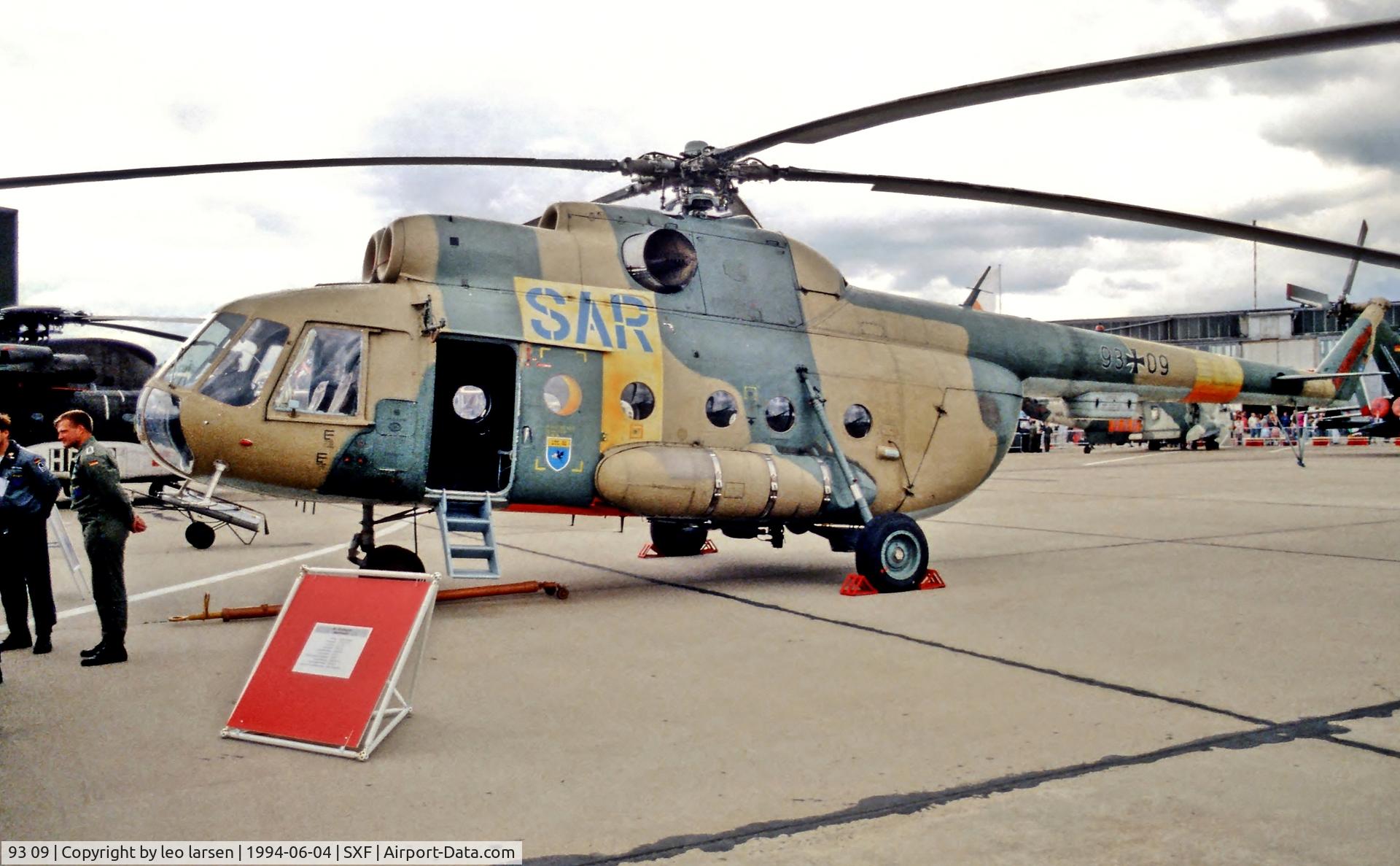 93 09, 1975 Mil Mi-8T C/N 10539, Berlin Air Show 4.6.94