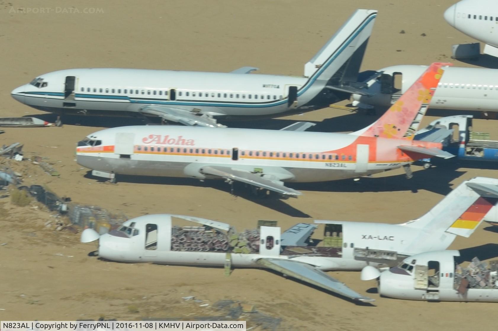 N823AL, 1985 Boeing 737-230 C/N 23154, Ex LH (D-ABMB) and AQ B732 resting in the dessert.
