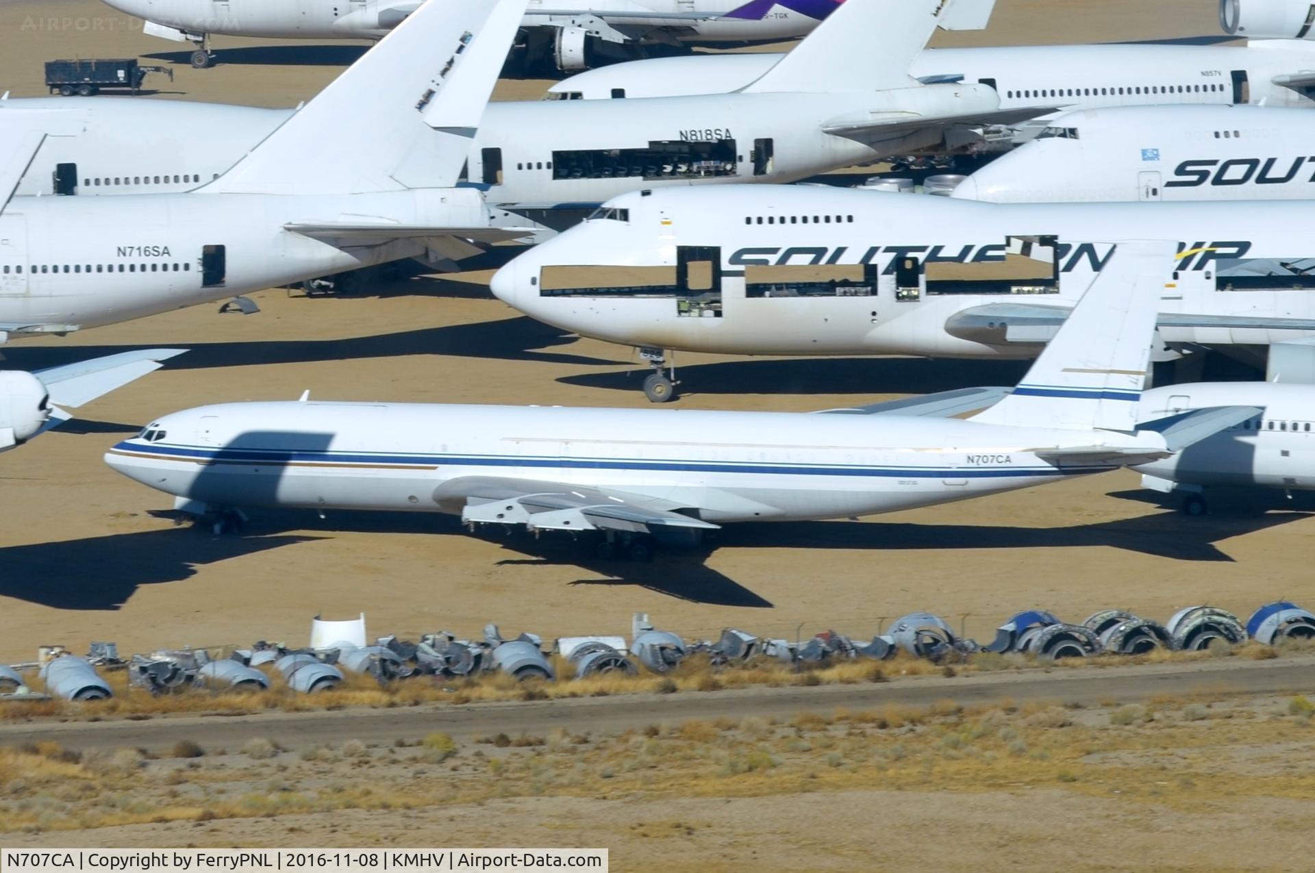 N707CA, 1963 Boeing 707-351B C/N 18586, B707 stored at MHV