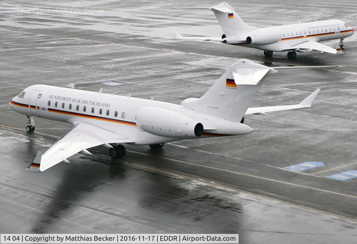 14 04, 2011 Bombardier BD-700-1A11 Global 5000 C/N 9417, 14+04