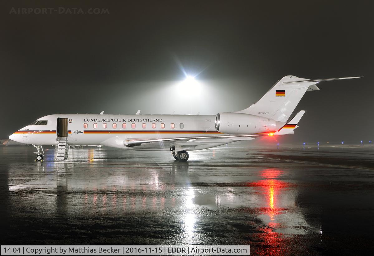 14 04, 2011 Bombardier BD-700-1A11 Global 5000 C/N 9417, 14+04