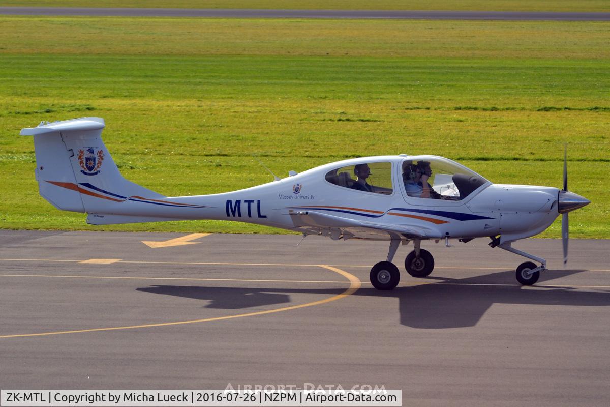 ZK-MTL, Diamond DA-40 Diamond Star C/N 40.1028, At Palmerston North