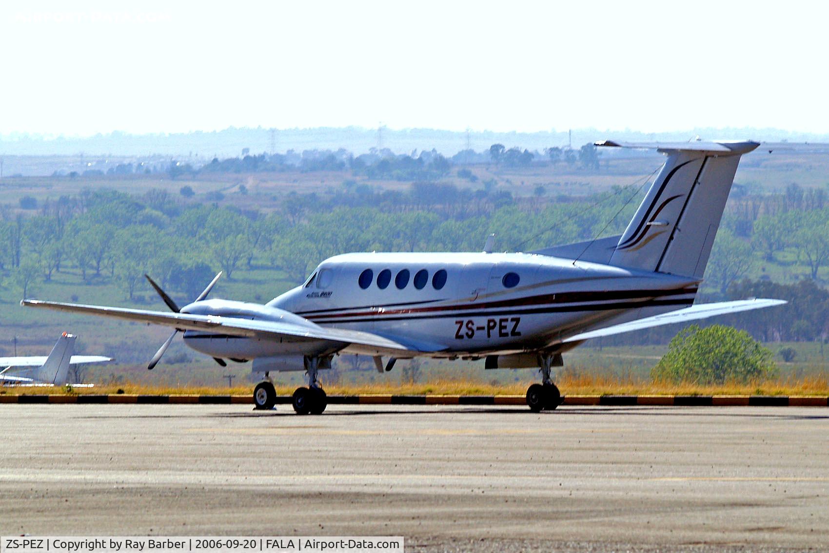 ZS-PEZ, 1996 Beech B200 King Air C/N BB-1528, Beech B200 Super King Air [BB-1528] Lanseria~ZS 20/09/2006